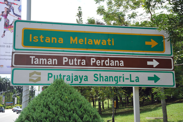 Putrajaya Road Sign - Istana Melawati & Taman Putra Perdana