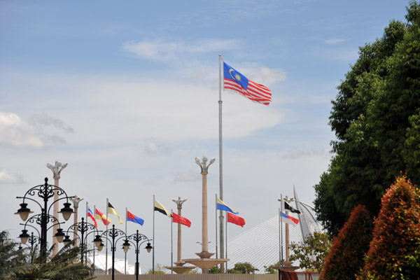 During my visit, Putra Square was closed off, but the flag of Malaysia and the Malaysian states was flying 
