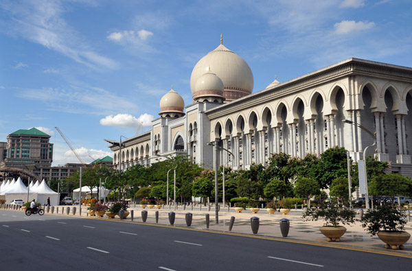 Palace of Justice on the main boulevard of Putrajaya, Persiaran Perdana