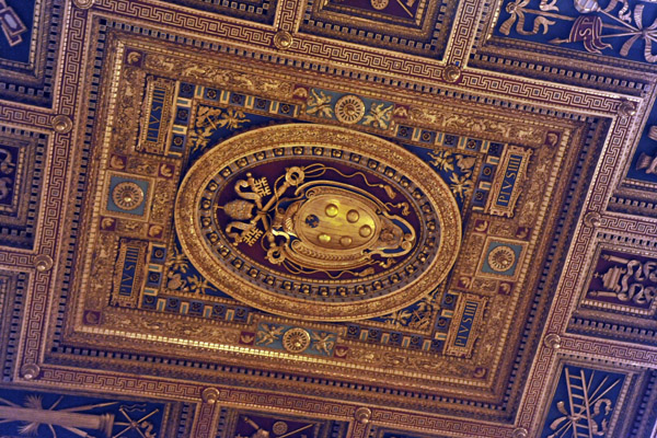 Coat of Arms of the Medici Pope Piux IV (1559-1565) on the ceiling of St. John Lateran