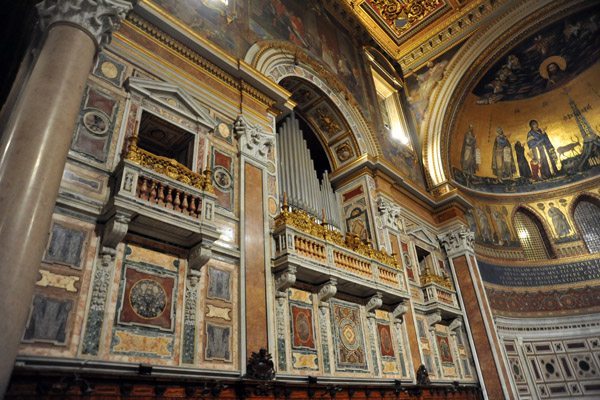 The side wall of the Choir and Organ decorated with pietra dura panels 