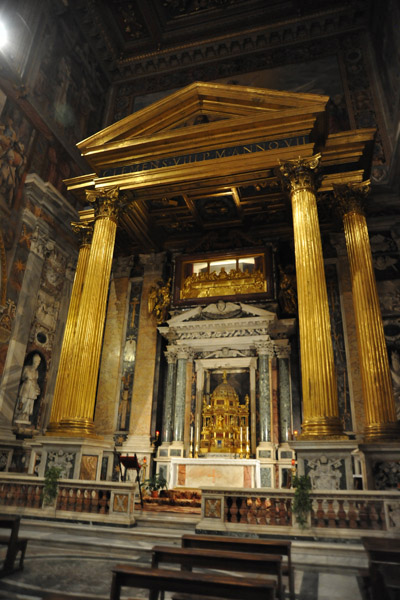 Altar of the Blessed Sacrament erected by Pope Clement VIII