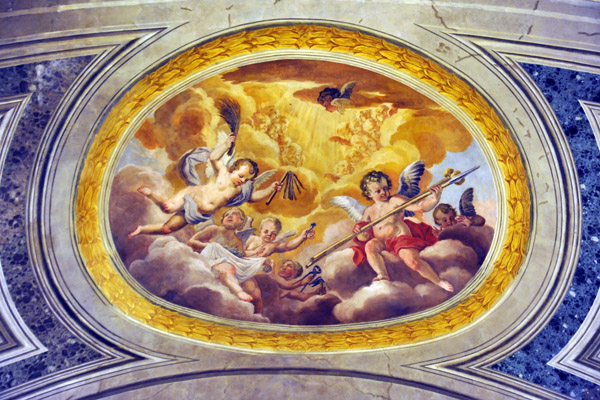 Circular ceiling fresco - Church of Santa Susanna