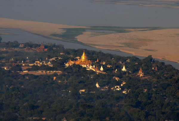Shwezigon Paya, Bagan, Burma (Myanmar)