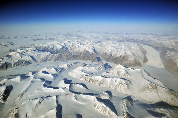 Large glacier, eastern Greenland (N73 31/W027 15)