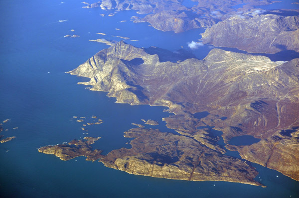 Southwest Greenland coast (N61 27)