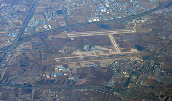Tianjin-Binhai International Airport with KAL 747 overflight