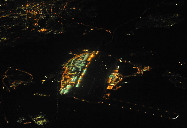 Frankfurt Airport at night (FRA/EDDF)