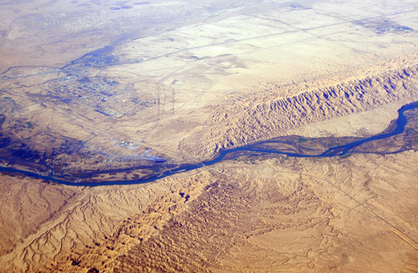 The Tigris River cutting through a ridge at Laqlal, Iraq