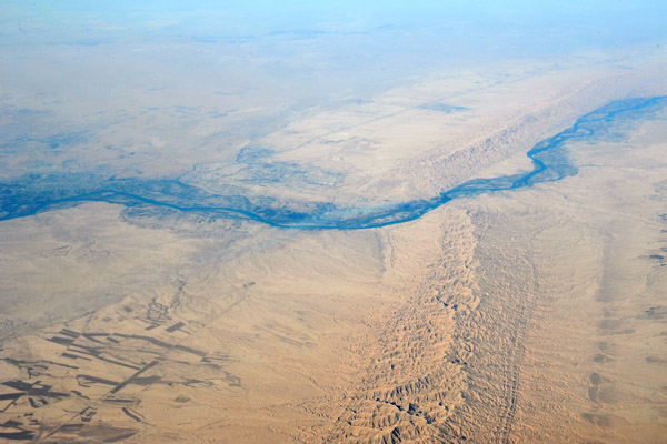 The Tigris River cutting through a ridge at Laqlal, Iraq