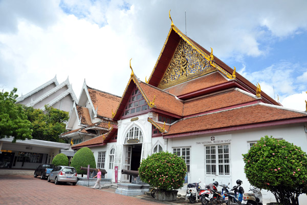 Gallery of Thai History, built as an audience hall for the Prince Successor during the reign of King Rama I
