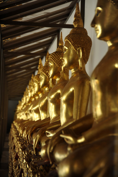 Row of Buddha statues, Wat Saket