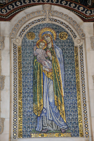 Mosaic of Mary with the baby Jesus above the altar of the Lady Chapel