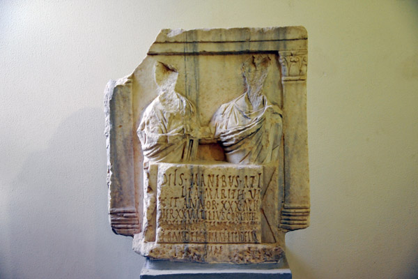 Relief tablet inscribed MANIBVS