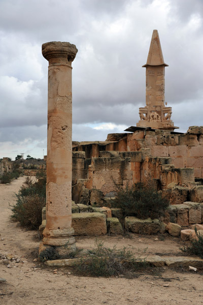 Path leading from the Residential Quarter towards the Mausoleum of Bes