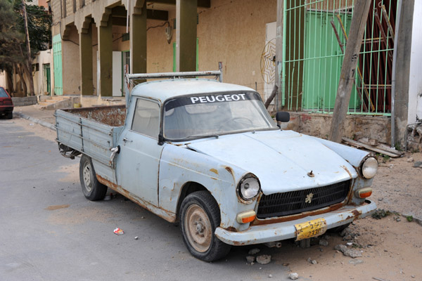An old beat-up Peugeot, Al Khoms