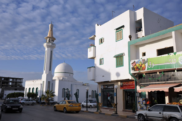 Main street and mosque, Al Khoms