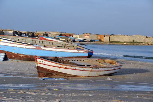 Fishing boats beached at Al Khoms