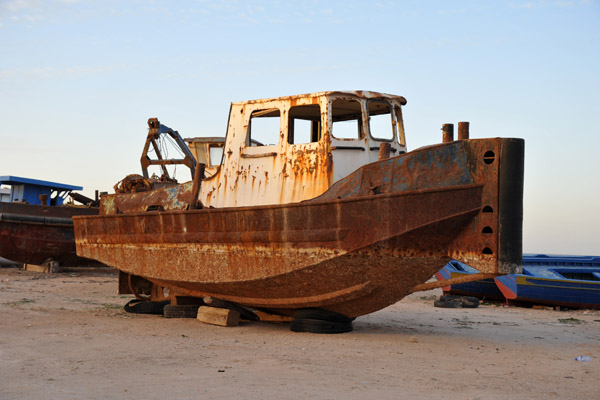 Rusting boat, Al Khoms