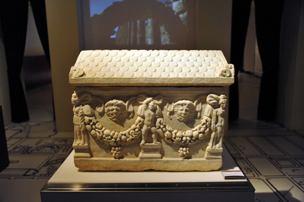 Marble casket, Cyrene