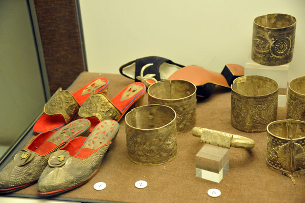 Silver ornaments and slippers for women from the Islamic era