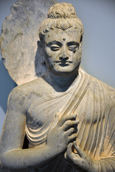 Seated Buddha, approx 700-900, ancient Gandhara (Pakistan)