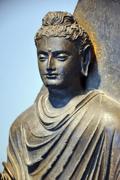 Standing Buddha, approx 200-350, ancient Gandhara (Pakistan)