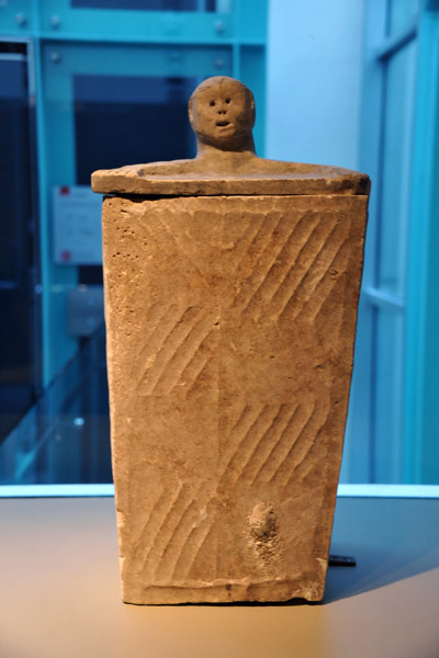 Burial urn, Mindanao (Philippines) ca 600 AD