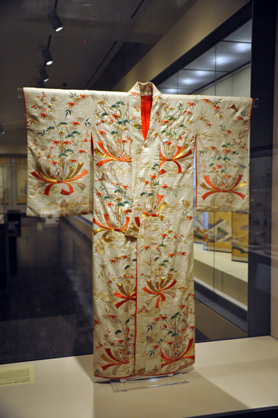 Long-sleeved kimono with auspicious motifs, 1800-1850