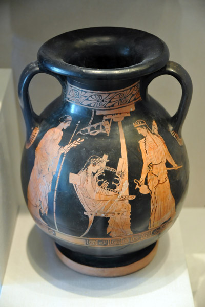 Red-figure Pelike, Athens, ca 450 BC - Leto, Apollo and Artemis