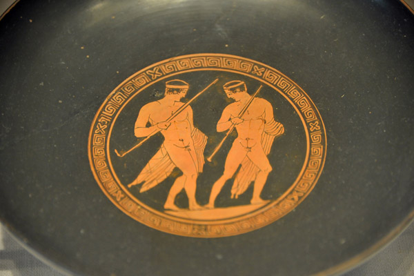 Red-figure Kylix with two athletes, Athens, 440-430 BC
