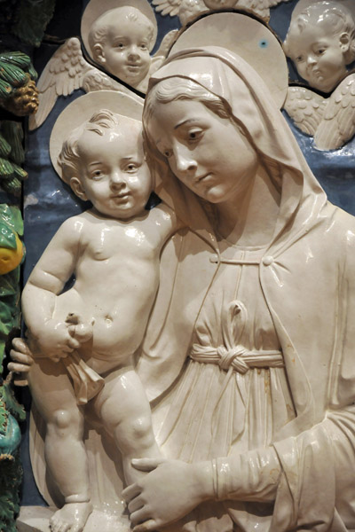 Virgin and Child with Putti, Andrea della Robbia ca 1490-1495