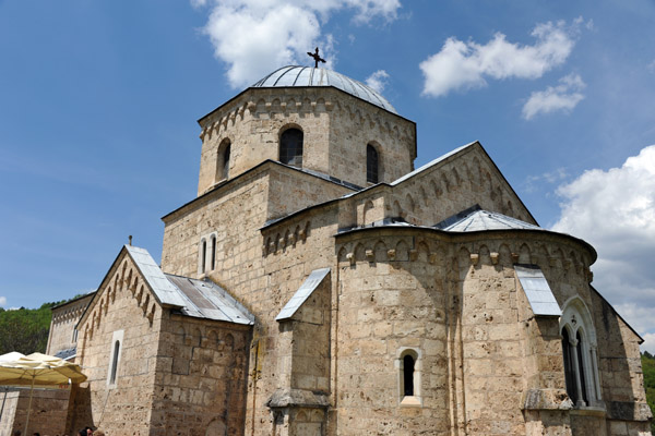 Like other Serbian Orthodox monasteries in the area, Gradac was mostly abandoned during the Ottoman period