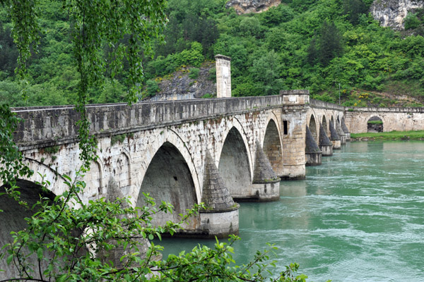 Višegrad's claim to fame, a UNESCO-World Heritage stone bridge completed in 1571