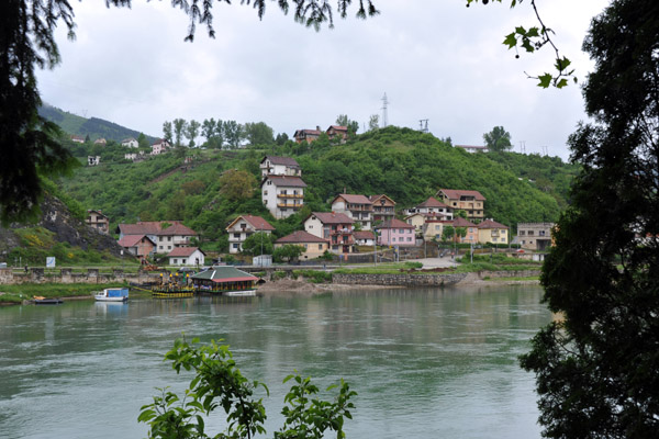 Village on the north bank of the Drina across from Višegrad