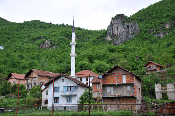 Ustiprača with the restored minaret