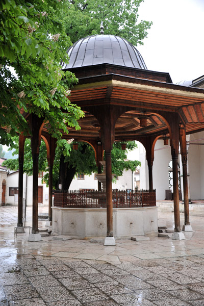 Pavilion in the courtyard of the Gazi Husrev-beg Mosque