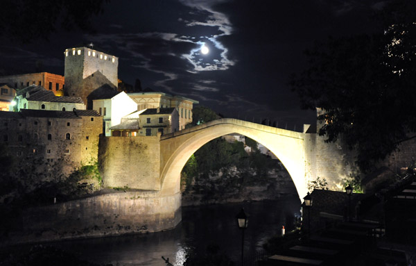 Old Bridge at night, seen from the north, with the Tara Tower on the East Bank