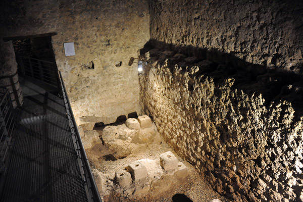 Archeological remains below street level on the East Bank