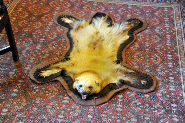 Bearskin rug, Bateman's