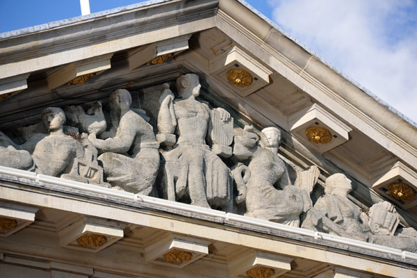 Pediment culpture group unveiled in 1957, Utrecht City Hall
