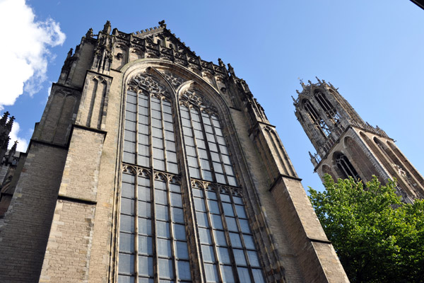 Since the nave collapsed in 1674, Utrecht's cathedral consists of the transept, apse and detached tower