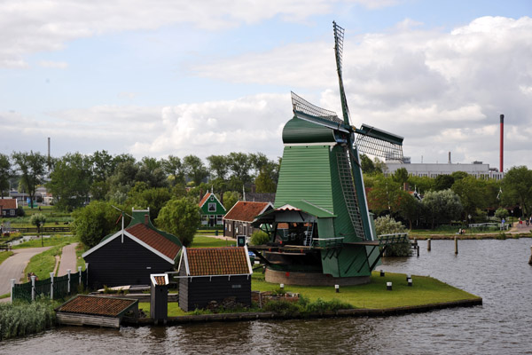 De Gekroonde Poelenburg from the top of De Kat, Zaanse Schans