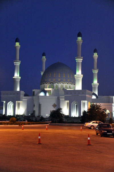 The new mosque, Mary