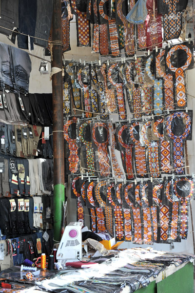 Collars used in traditional Turkmen clothing