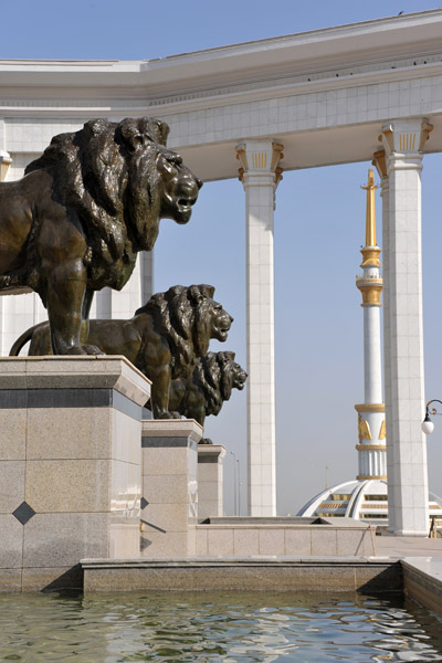 Lions of the National Library, Ashgabat