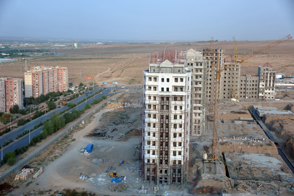 The new construction continues, Ashgabat 2011