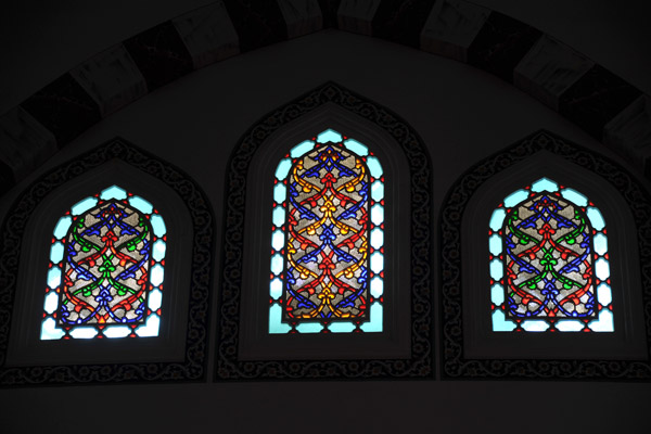 Stained glass windows, Azadi Mosque