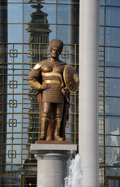 Statue in front of the Ministry of Defence