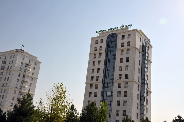 On an Ashgabat apartment - Ruhnama Bitewillik Kitabydyr